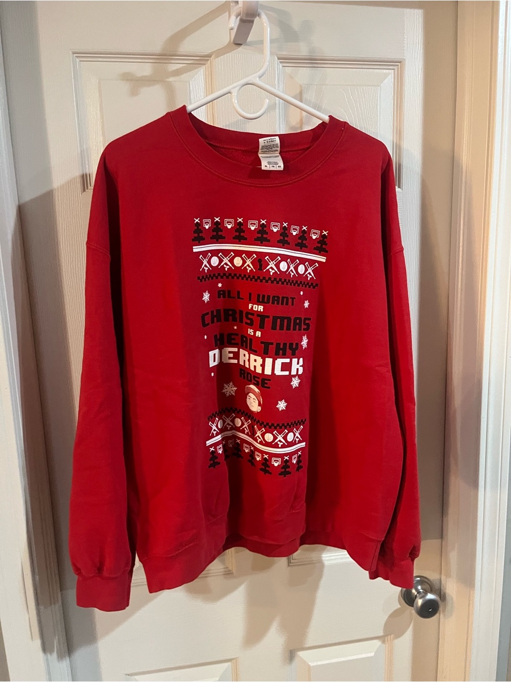 Red Graphic Crewneck Sweatshirt with Holiday Print